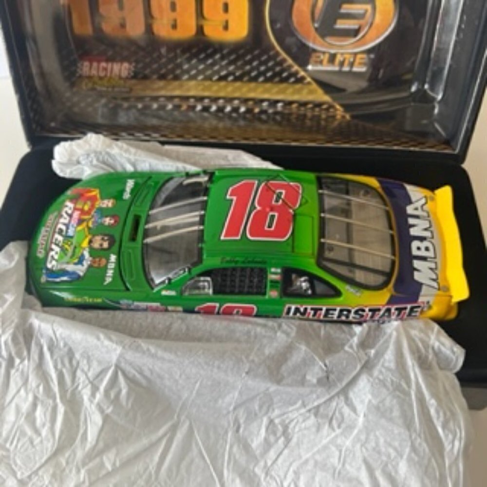 Bobby Labonte #18 NASCAR Racers 1999 Pontiac Elite 1:24 Diecast Car